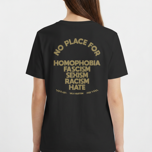 "NO PLACE FOR HATE" Camiseta Básica Unissex