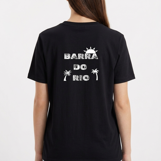 "CAMISA BÁSICA UNISSEX BARRA DO RIO BEACH" Camiseta Básica Unissex