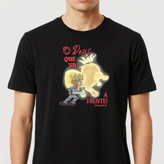 "CAMISETA O DEUS QUE VAI A FRENTE" Camiseta Premium Unissex