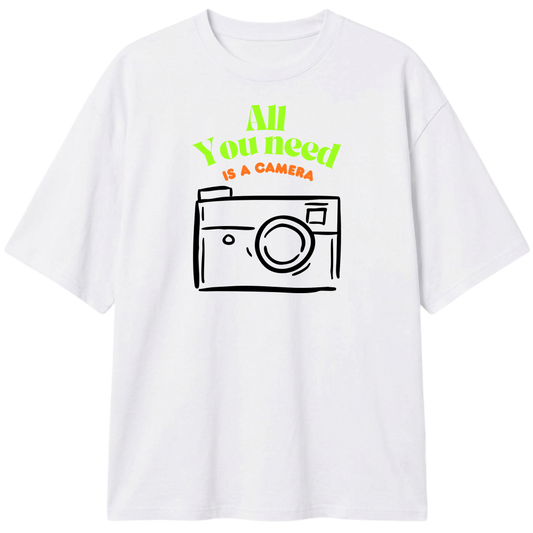 "All you need is a camera - Oversized Branca" Camiseta Oversized Classic