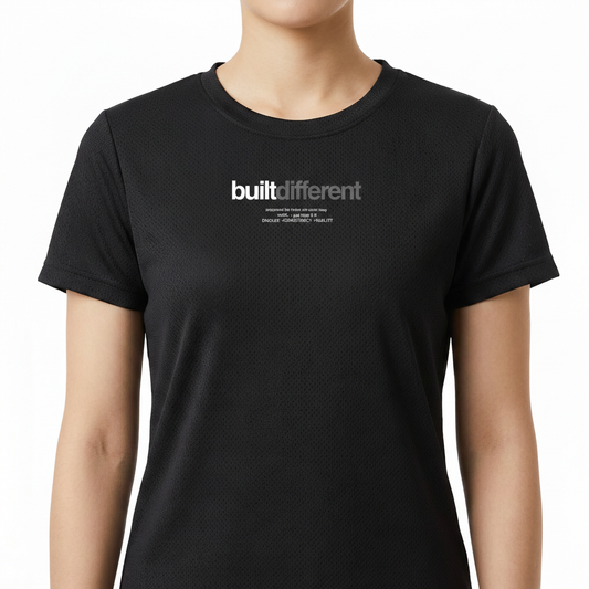 "DRY-FIT /// BUILT DIFFERENT" Camiseta Regular Poliamida UV