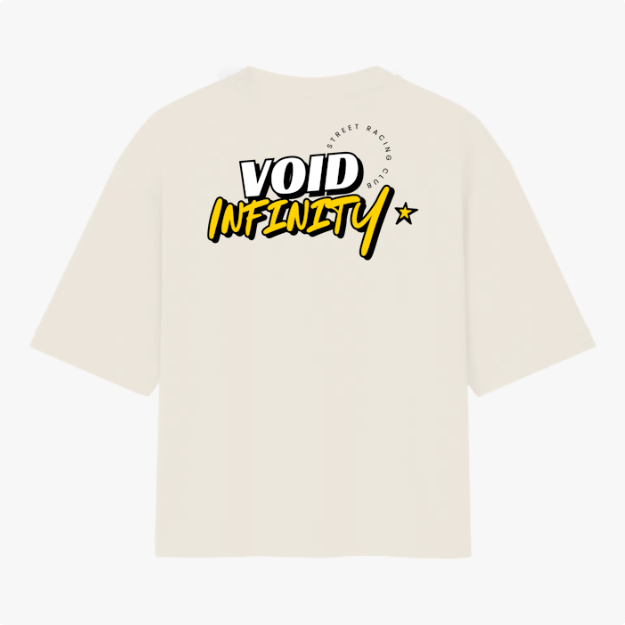 Camiseta com estampa traseira de palavras grandes "VOID INFINITY" em tipografia estilizada, coroada por uma estrela e texto menor ao redor.