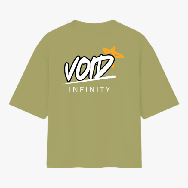 Camiseta com estampa traseira de texto "VOID" estilizado com uma estrela ao fundo e a palavra "INFINITY" logo abaixo, em um design moderno e impactante.