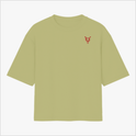 Camiseta com estampa frontal de símbolo geométrico estilizado e estampa traseira de garrafa com chama, frase de identidade pessoal e palavras destacadas.