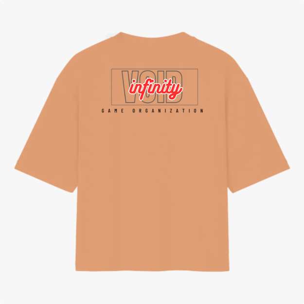 Camiseta com estampa traseira de "VOID" em contorno com "infinity" em destaque no centro, acompanhada pela inscrição "GAME ORGANIZATION" abaixo.