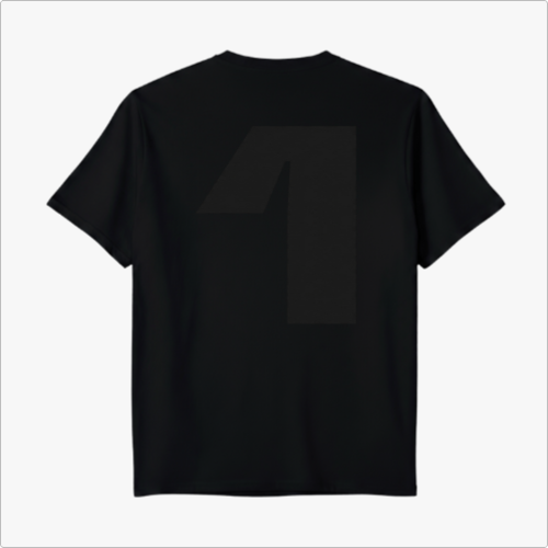 Camiseta com estampa frontal de número pequeno no peito e estampa traseira de número grande dominando o centro das costas, criando um efeito esportivo.