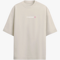 Camiseta com estampa frontal de "ninesproject" ao lado de um pequeno símbolo circular e estampa traseira de "RUNNING T-SHIRT" sobre linhas curvas.