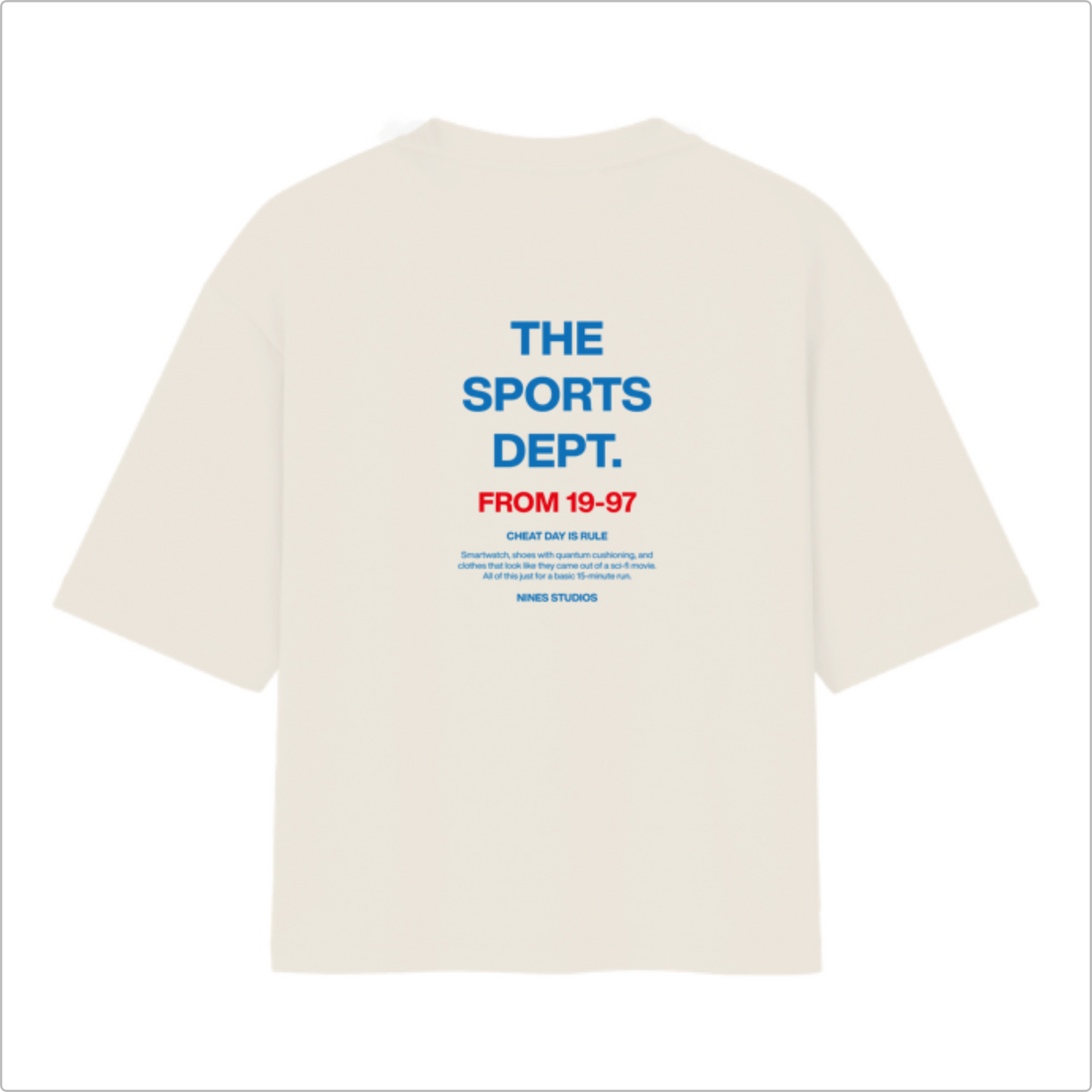 Camiseta com estampa frontal de "THE SPORTS DEPT." e estampa traseira de texto "THE SPORTS DEPT. FROM 19-97" e frases adicionais de estilo.