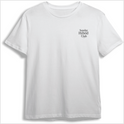 Camiseta com estampa frontal de "Sunday Hybrid Club" em fonte elegante e estampa traseira ampliada do mesmo texto acompanhado por "nineproject".