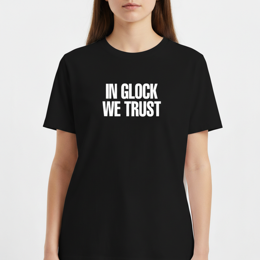 "IN GLOCK WE TRUST // REGULAR // NO SENSE STUDIOS" Camiseta Básica Unissex