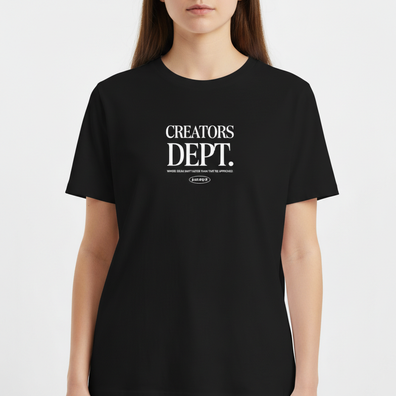 "REGULAR // CREATOR DEPT." Camiseta Básica Unissex