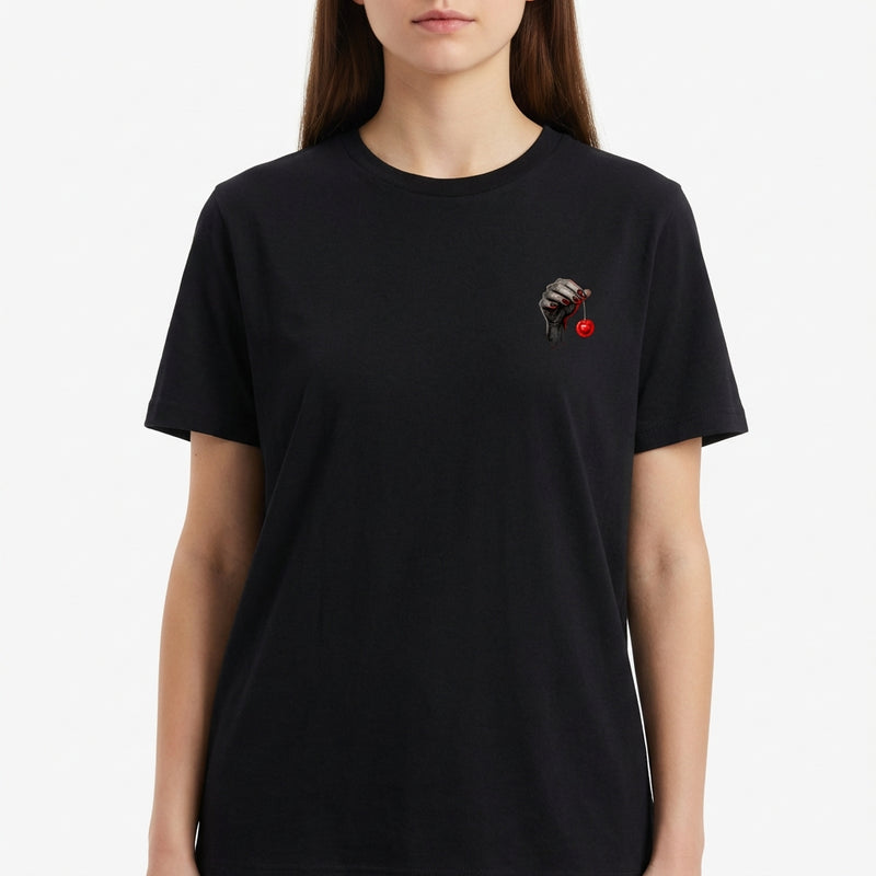 "CAMISETA "CHERRY HAND" MERCH "CARMED DE CEREJA" SOSSAI & CO." Camiseta Básica Unissex
