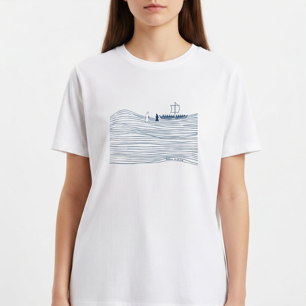 "CAMISETA SOBRE AS ÁGUAS - MATEUS 14" Camiseta Básica Unissex
