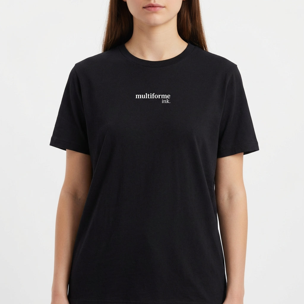 "CAMISETA JOSUÉ 1:9 - COLEÇÃO PROMESSAS" Camiseta Básica Unissex