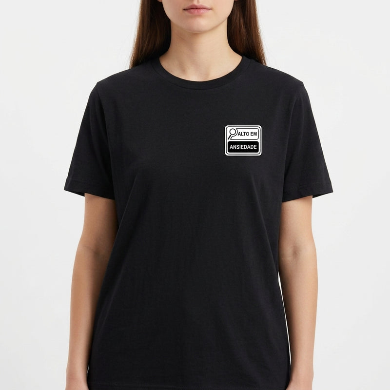 "Etiqueta Alto em Ansiedade | Camiseta unissex" Camiseta Básica Unissex