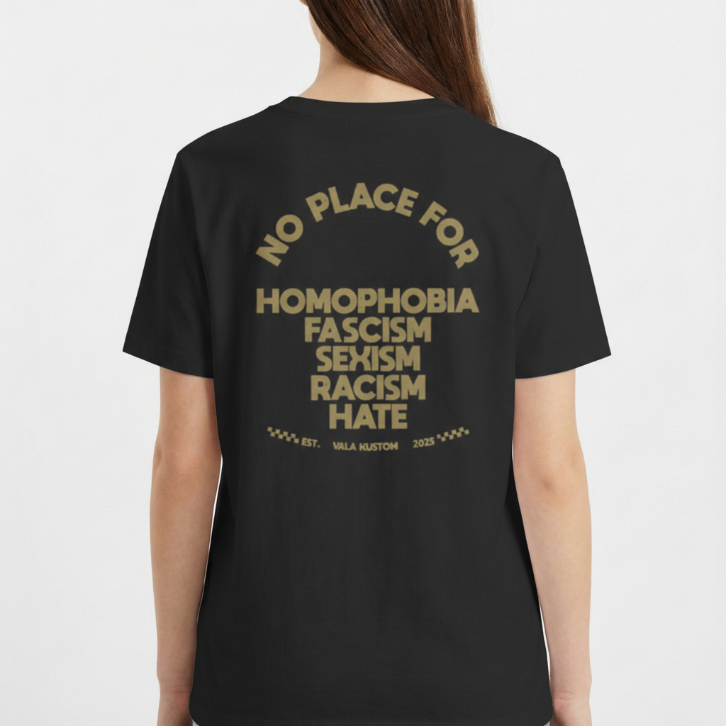 "NO PLACE FOR HATE" Camiseta Básica Unissex