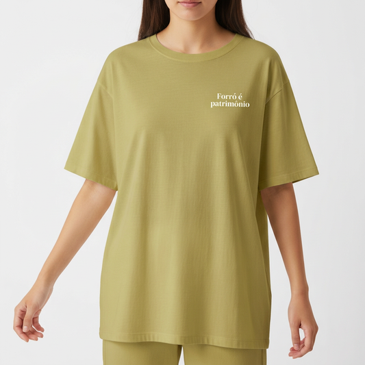 "Foró é patrimônio lateral" Camiseta Oversized Básica