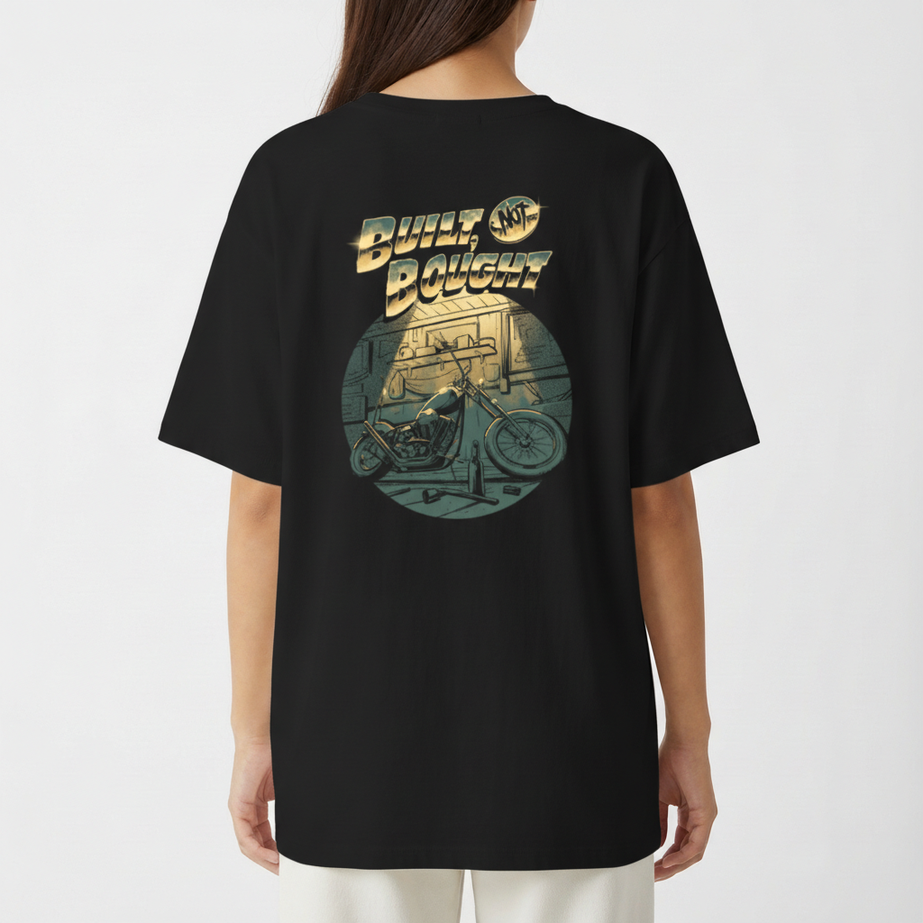 "BUILT, NOT BOUGHT (OVERSIZED)" Camiseta Oversized Básica