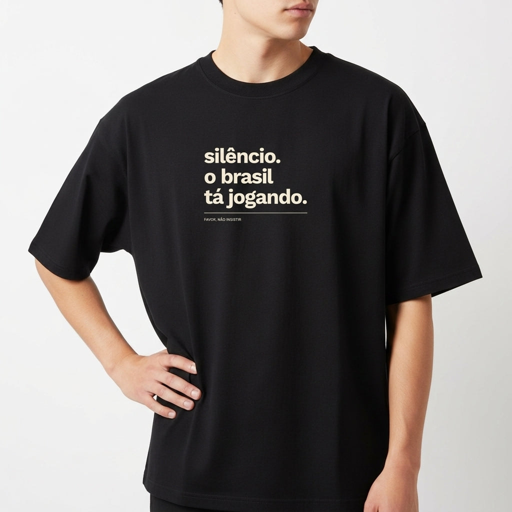 "Silêncio." Camiseta Oversized Básica