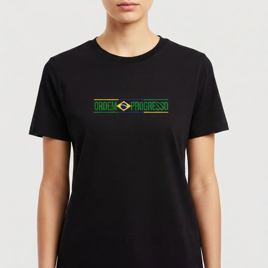 "Camiseta Premium - ORDEM & PROGRESSO" Camiseta Premium Unissex